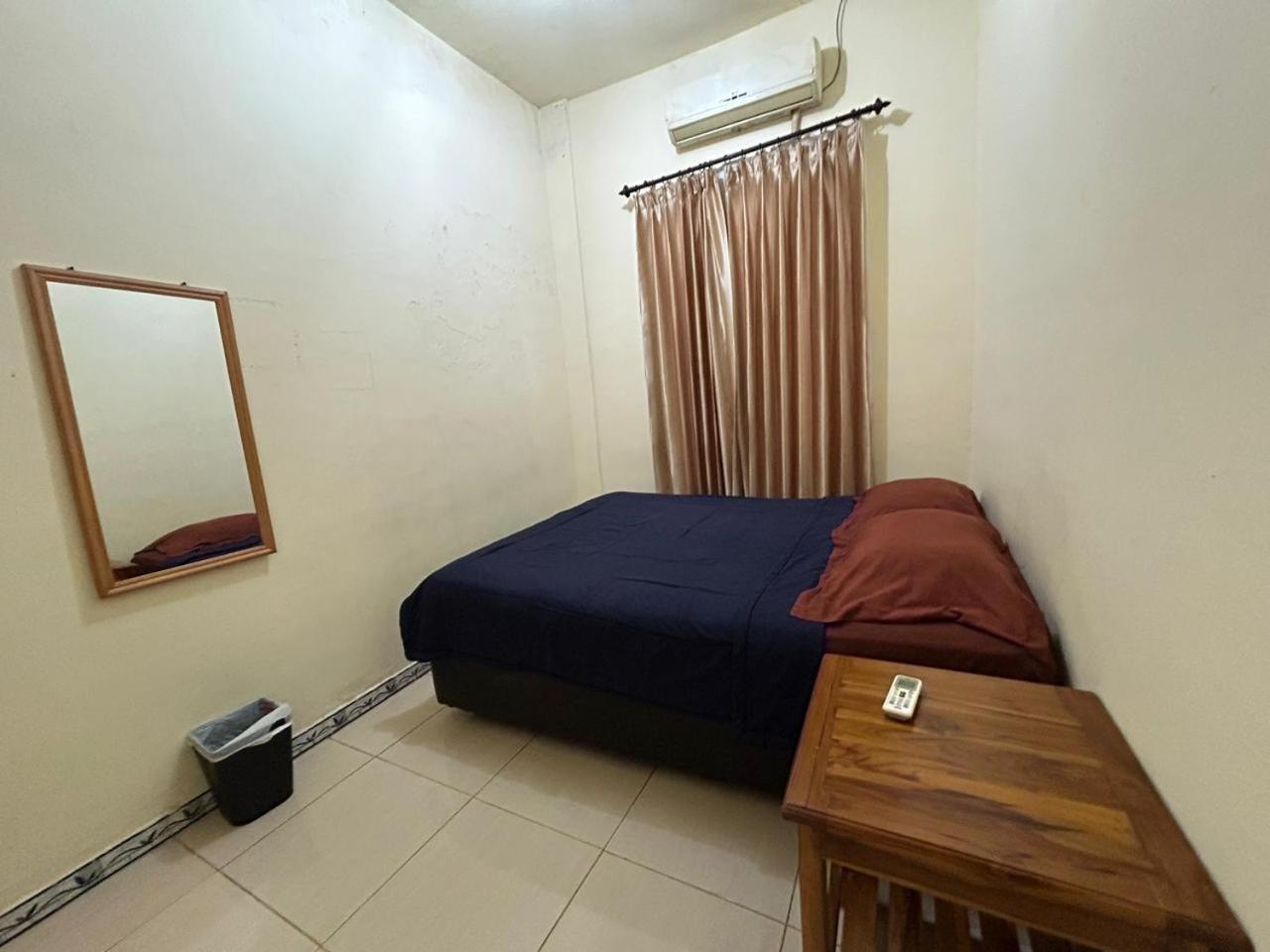 Four-G Home Stay & Komodo Tour Labuan Bajo Exteriör bild