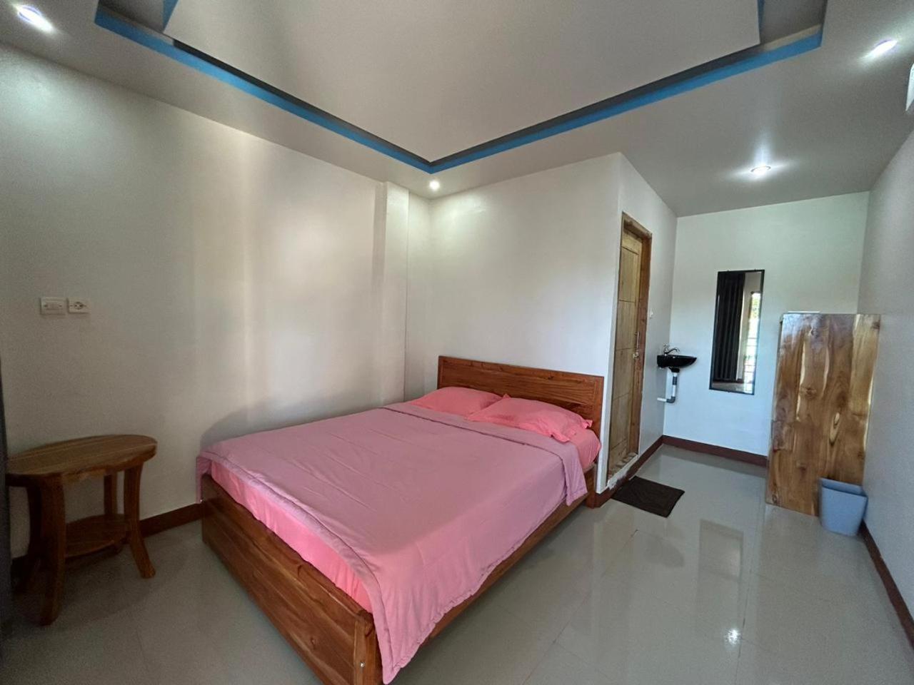 Four-G Home Stay & Komodo Tour Labuan Bajo Exteriör bild